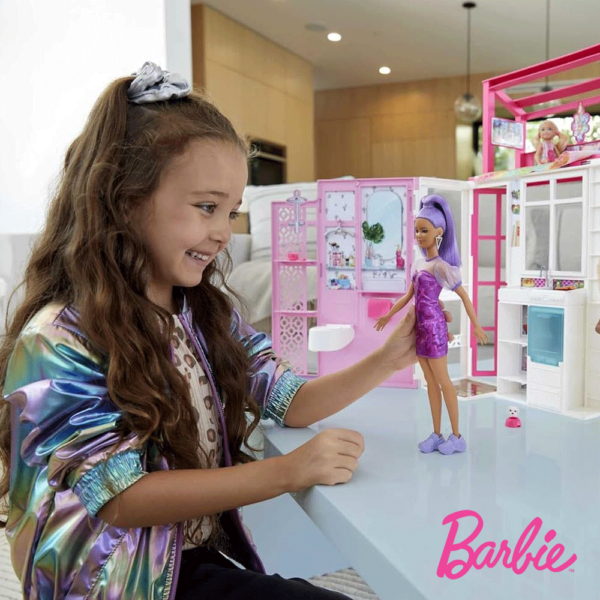 Barbie e a Sua Casa Mobilada Autobrinca Online